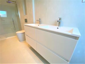 Photo 17- click for photo gallery